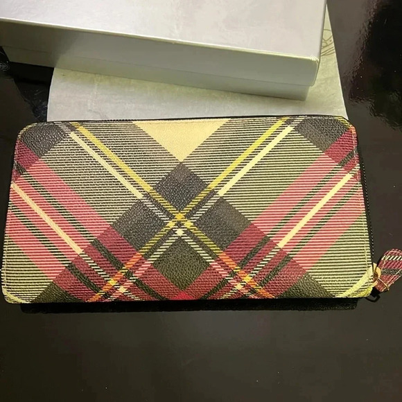 Vivienne Westwood Darby Classic long wallet. - Picture 8 of 9
